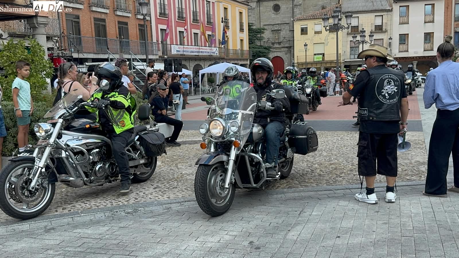 Moteros del club durante una salida en grupo
